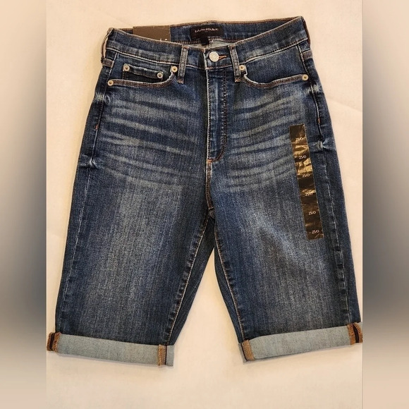 NWT || BANANA REPUBLIC || Bermuda shorts, long, denim, mid rise, extra small - Picture 2 of 6